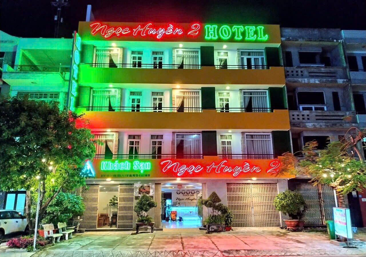 Khách sạn Ngọc Huyền 2