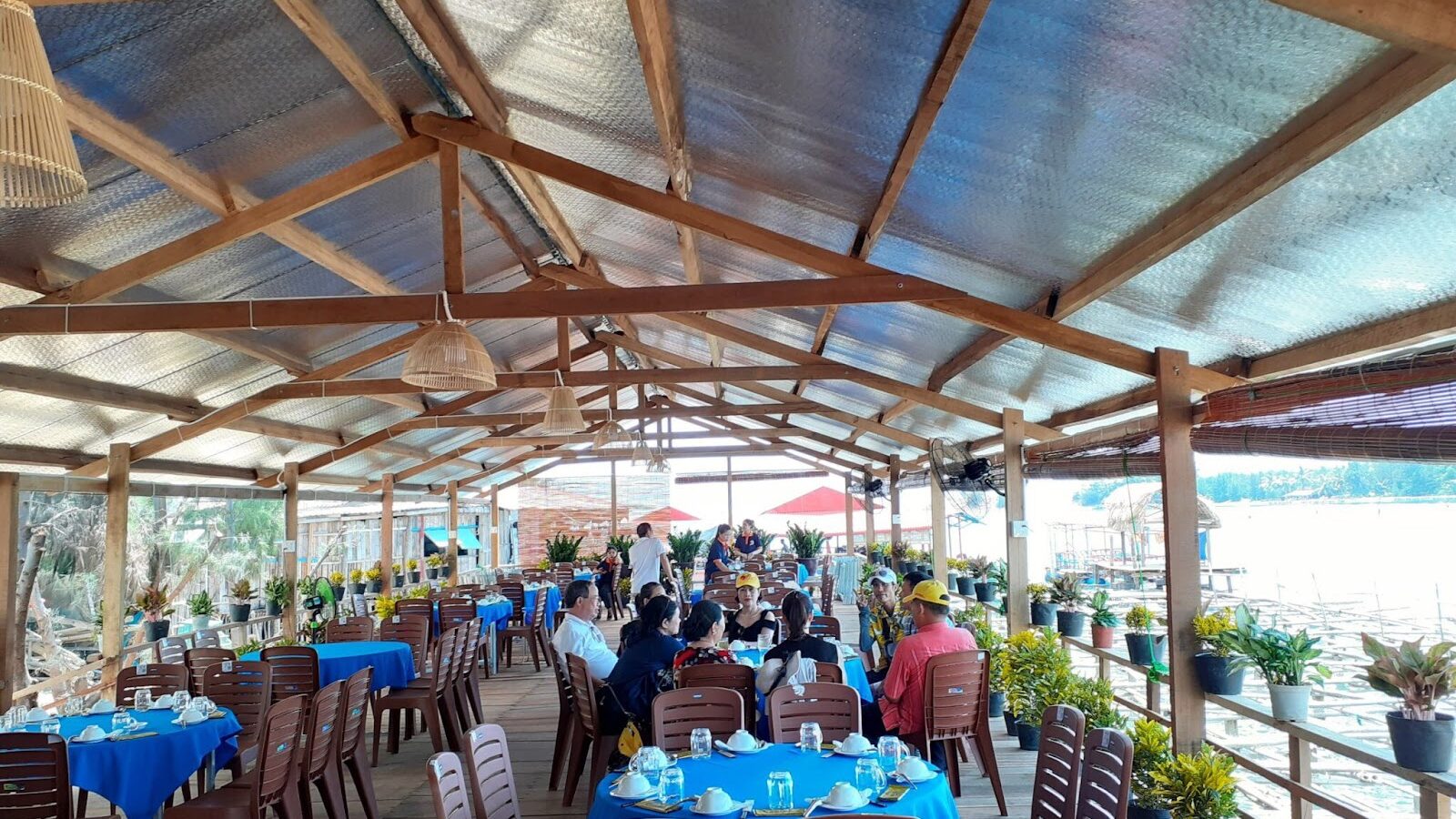 Nhà Hàng Hàu Sữa Đầm Ô Loan